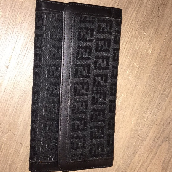COPY - Fendi women’s wallet - Picture 1 of 4